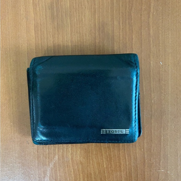 Fossil Ingram Black Leather Trifold Extra Capacity - Picture 1 of 8